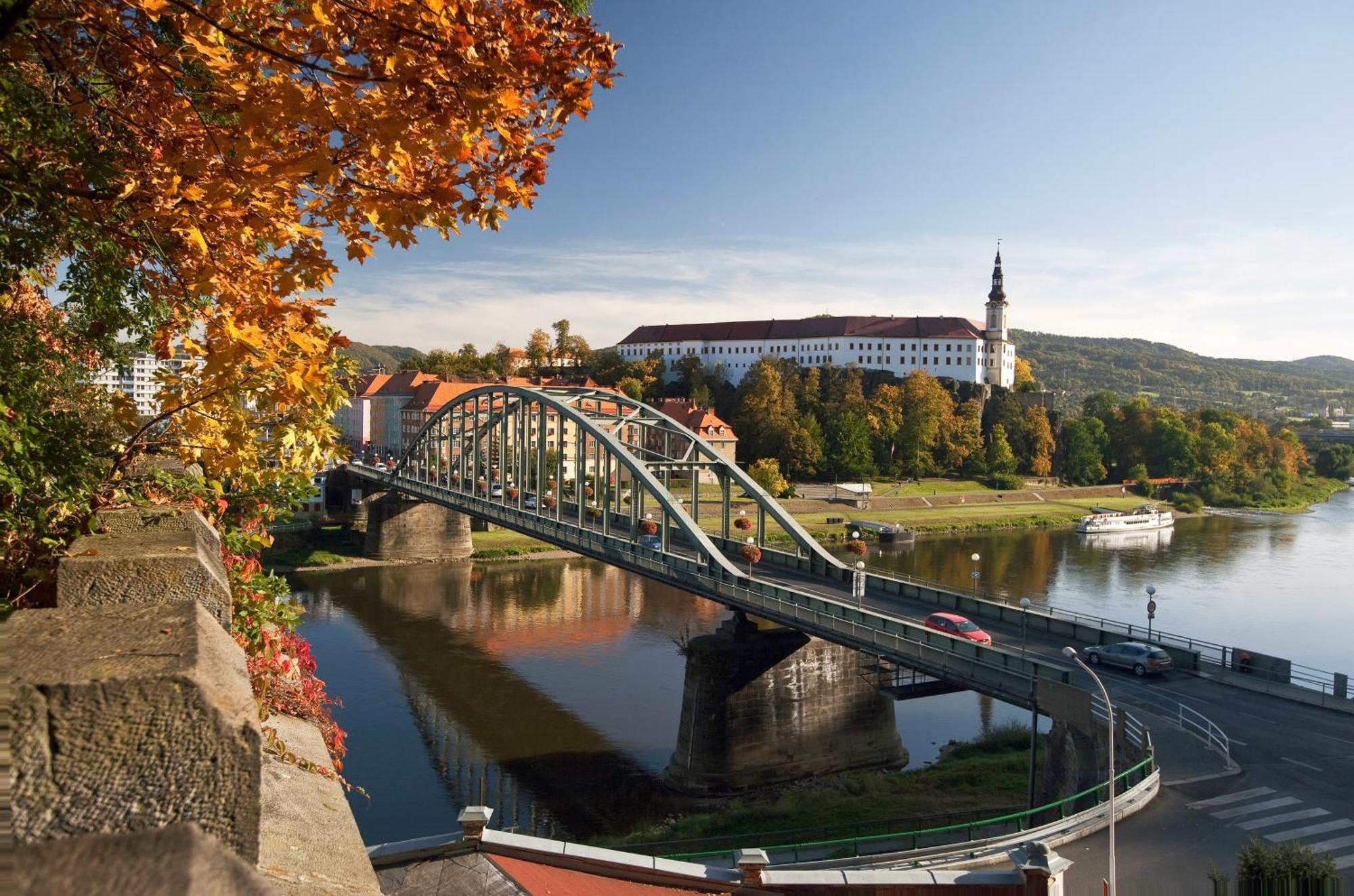 Pod Chlumem - útulný byt v blízkosti centra s terasou a grilem Decin Exterior foto